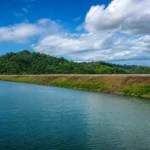 Vista impresionante desde el muro de la Presa de Hatillo en Cotuí
